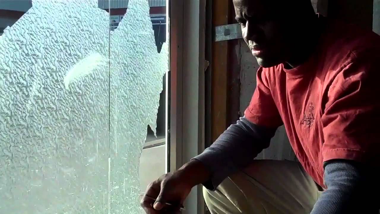 Medium glass removal service